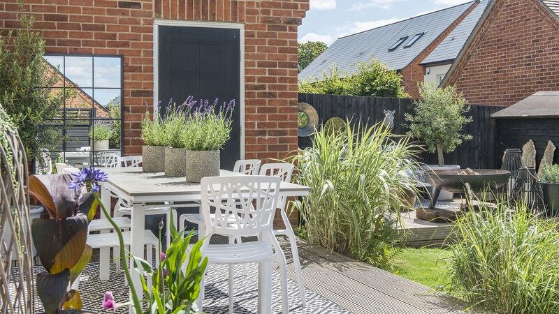 Choosing the Right Porch and Conservatory Plants for Your Home