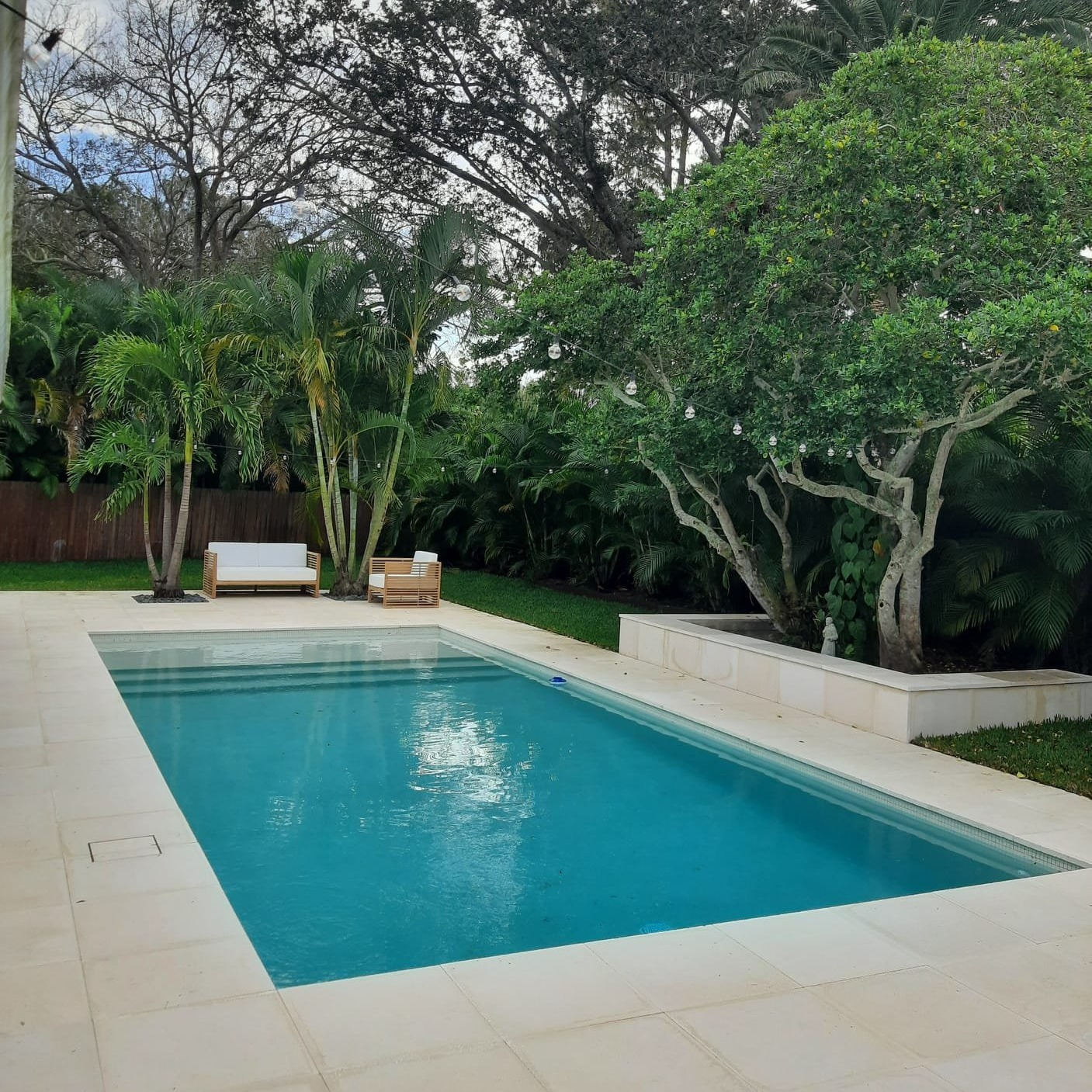 Why You Should Use Ready-Mix Concrete for Your Swimming Pool