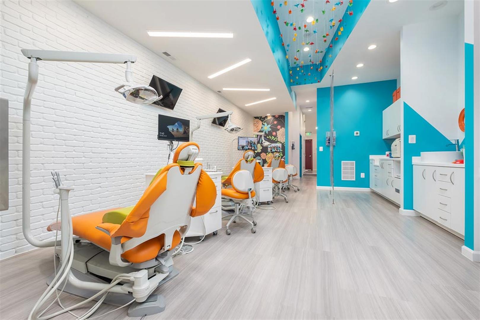 Revolutionizing Dental Office Aesthetics: Expert Interior Design and Construction Insights