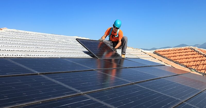 Detailed Overview of Solar Panel Installation: Timelines and Step-by-Step Procedures