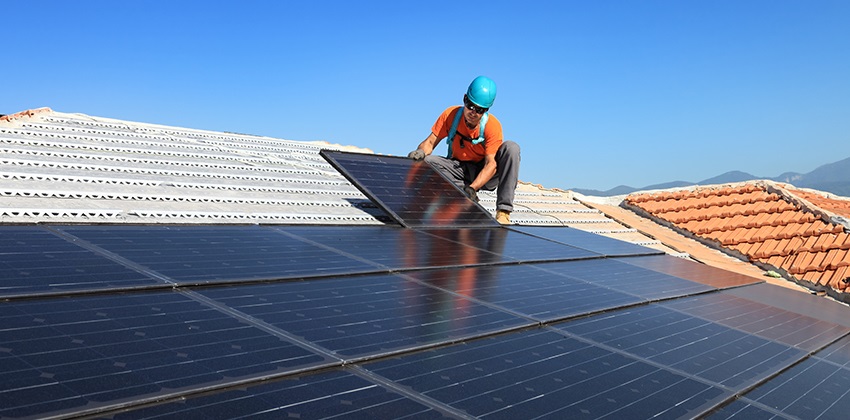 Detailed Overview of Solar Panel Installation: Timelines and Step-by-Step Procedures